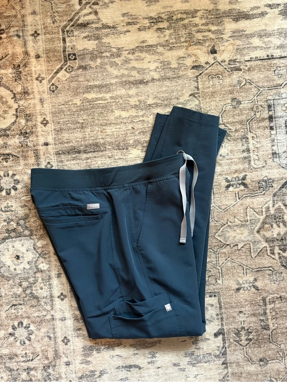Figs nurse Axim Cargo Scrub Pants size S in dark harbor